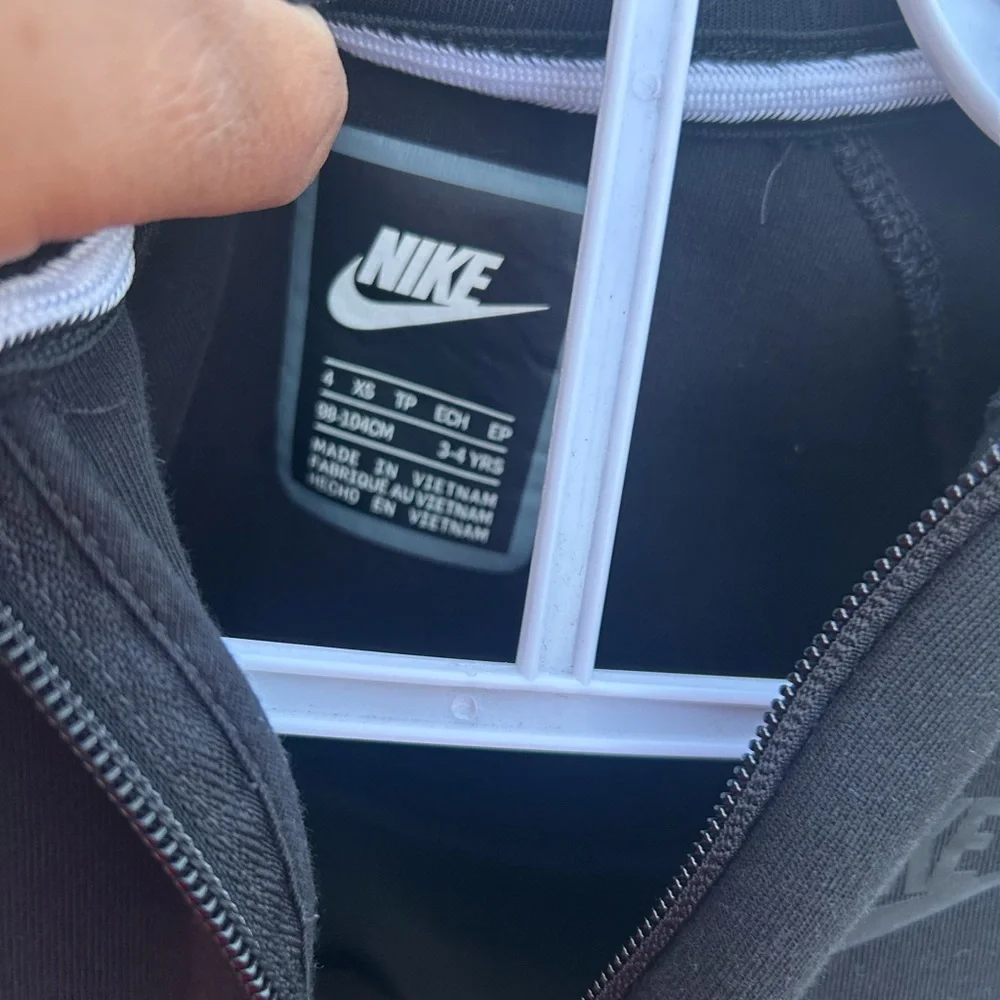 Nike tech Kids Black Hooded Full-Zip and pant Set - Picture 5 of 10